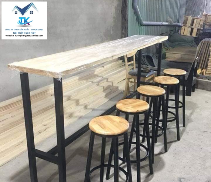 Bàn Ghế Quán Bar 02