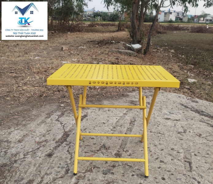 Bàn Sắt Sơn Tỉnh Điện CNC Gấp Gọn Màu Vàng