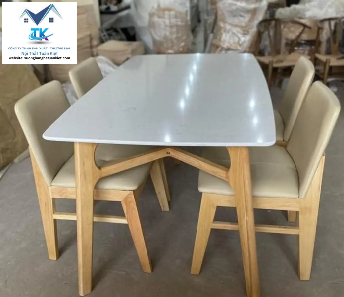 Bộ Bàn Ghế Hana 1m6 Màu Gỗ Tự Nhiên